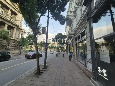 Stan in Andrićev Venac