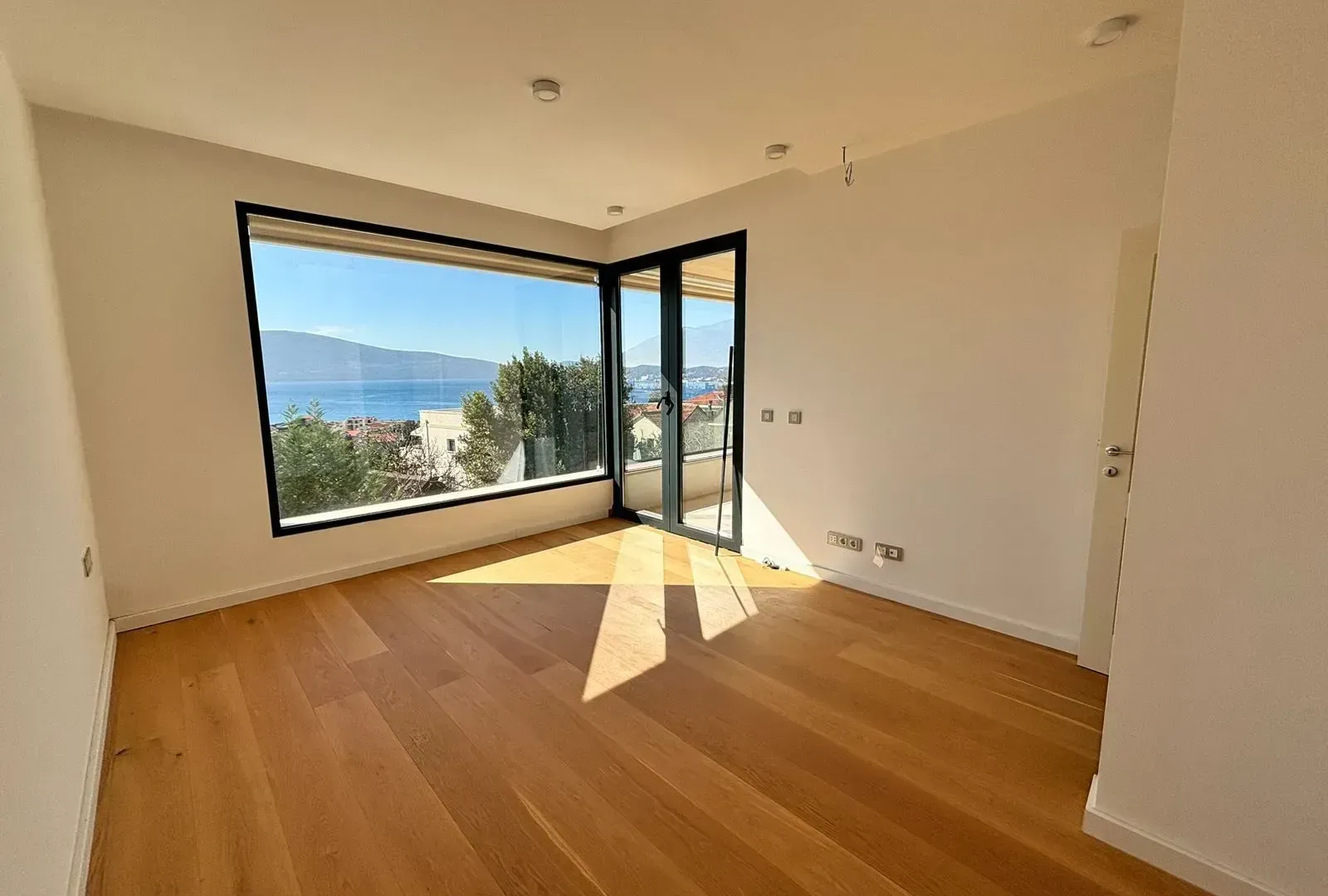 Sale, apartment, 103m², Tivat, Crna Gora