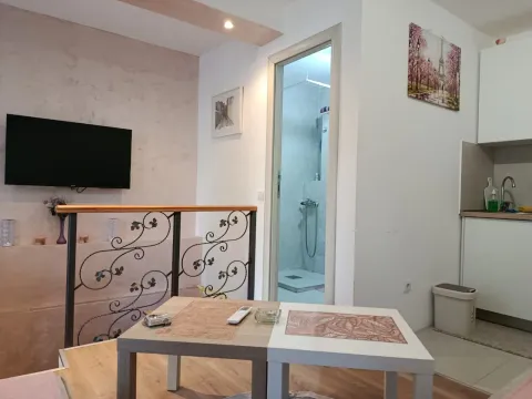 Prodaja, jednosoban stan, 44m², Malo Brdo, Podgorica - image 3
