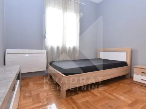 Izdavanje, kuća, 120m², Tološi, Podgorica - image 9