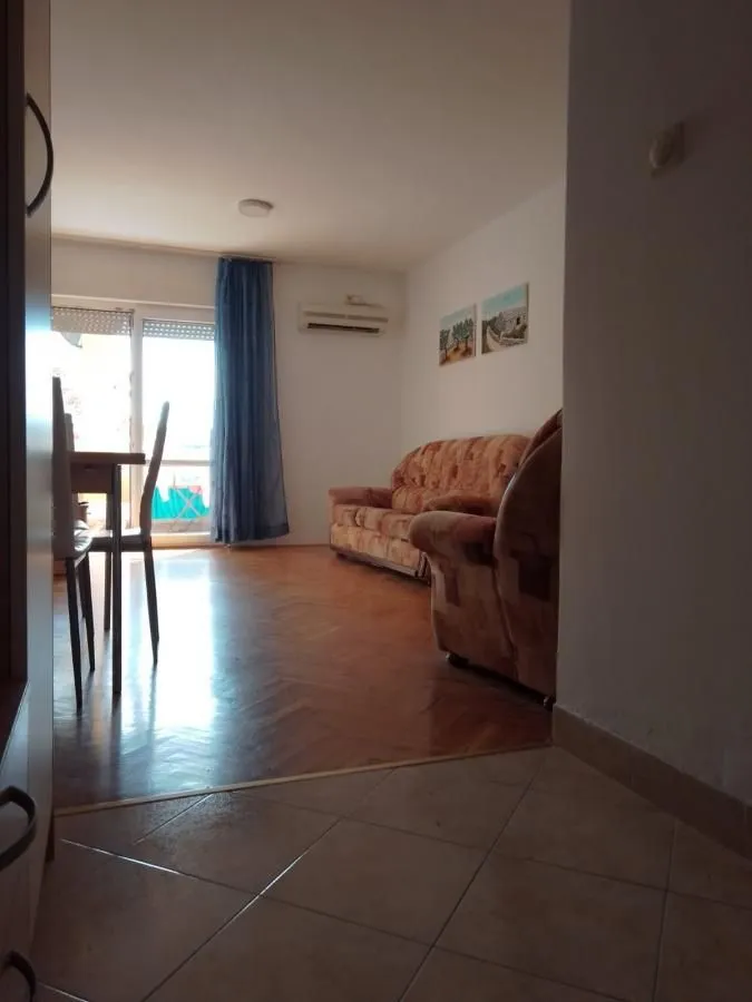 Rent, one bedroom apartment, 49m², Petrovac, Budva