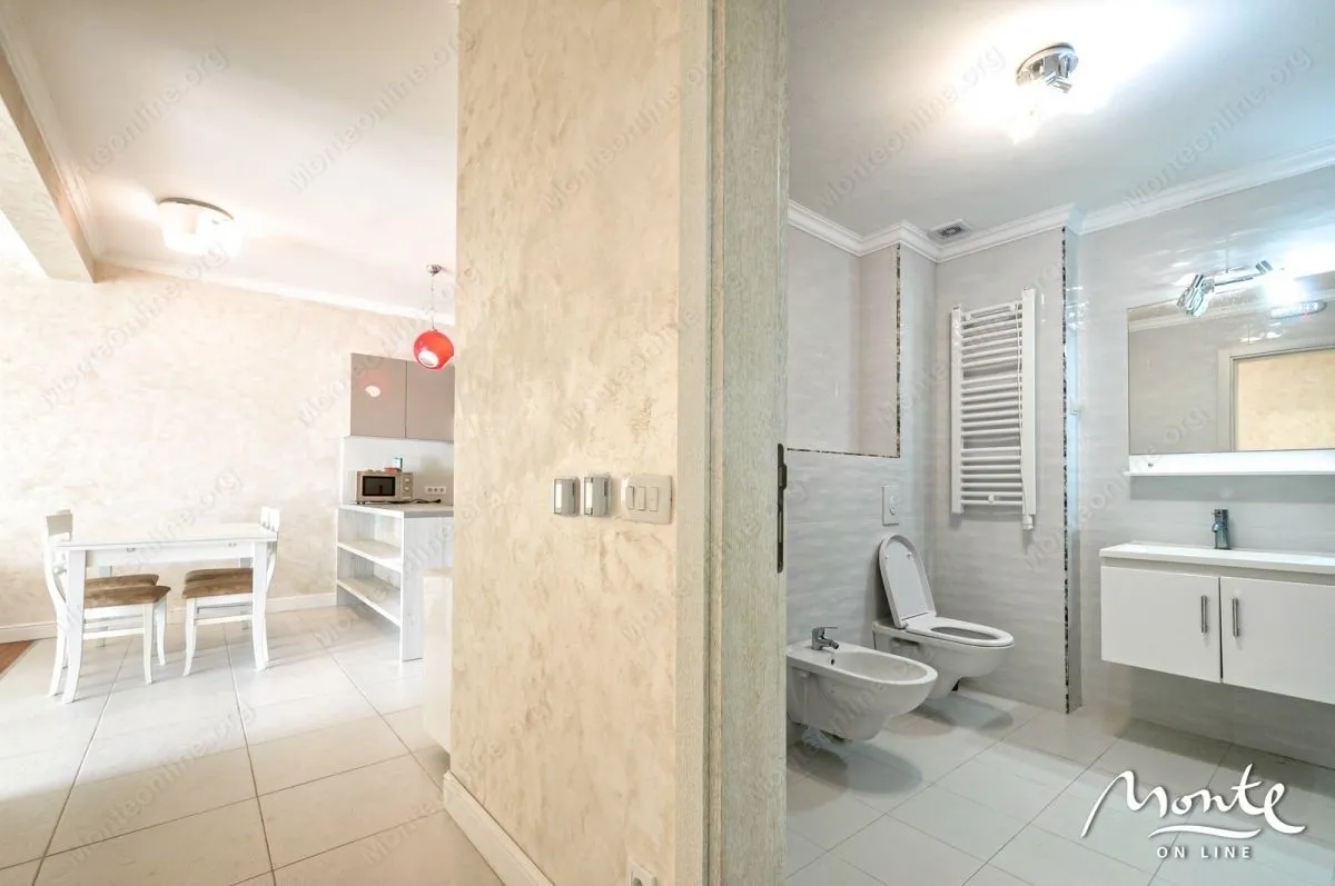Sale, two bedroom apartment, 115m², Bečići, Budva