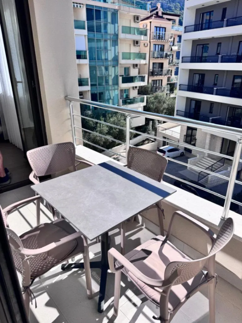 Prodaja, jednosoban stan, 45m², Bečići, Budva