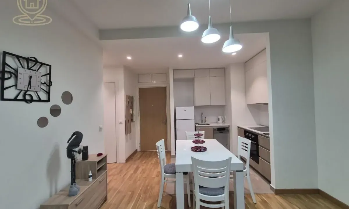 Izdavanje, dvosoban stan, 55m², Savski Venac, Beograd