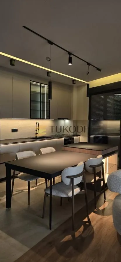 Izdavanje, trosoban stan, 82m², Olimp, Zvezdara Sve Podlokacije