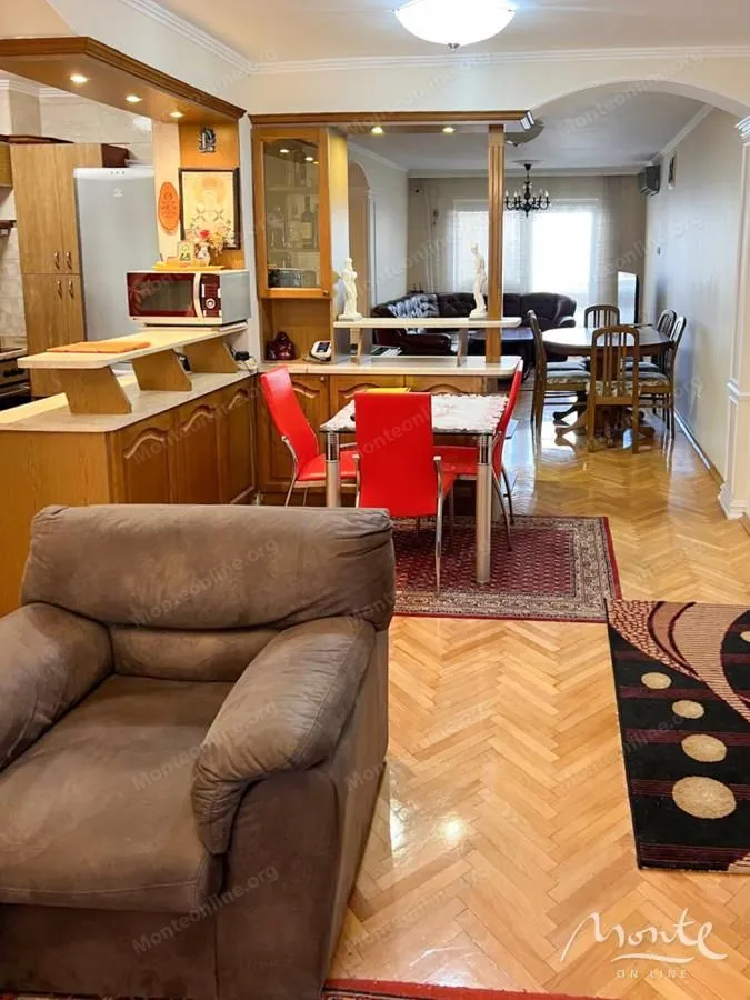 Prodaja, trosoban stan, 114m², Babilonija, Budva