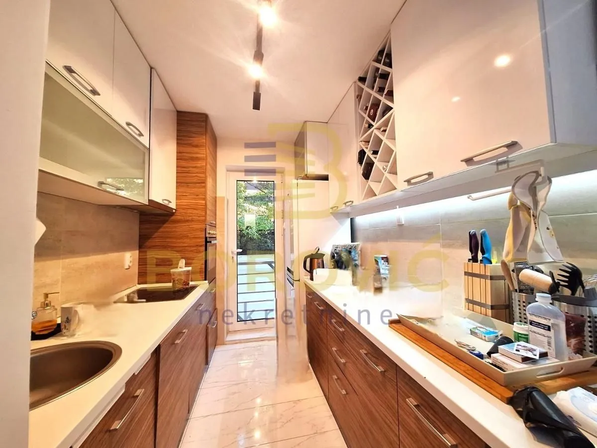 Sale, house, 260m², Savski Venac, Beograd