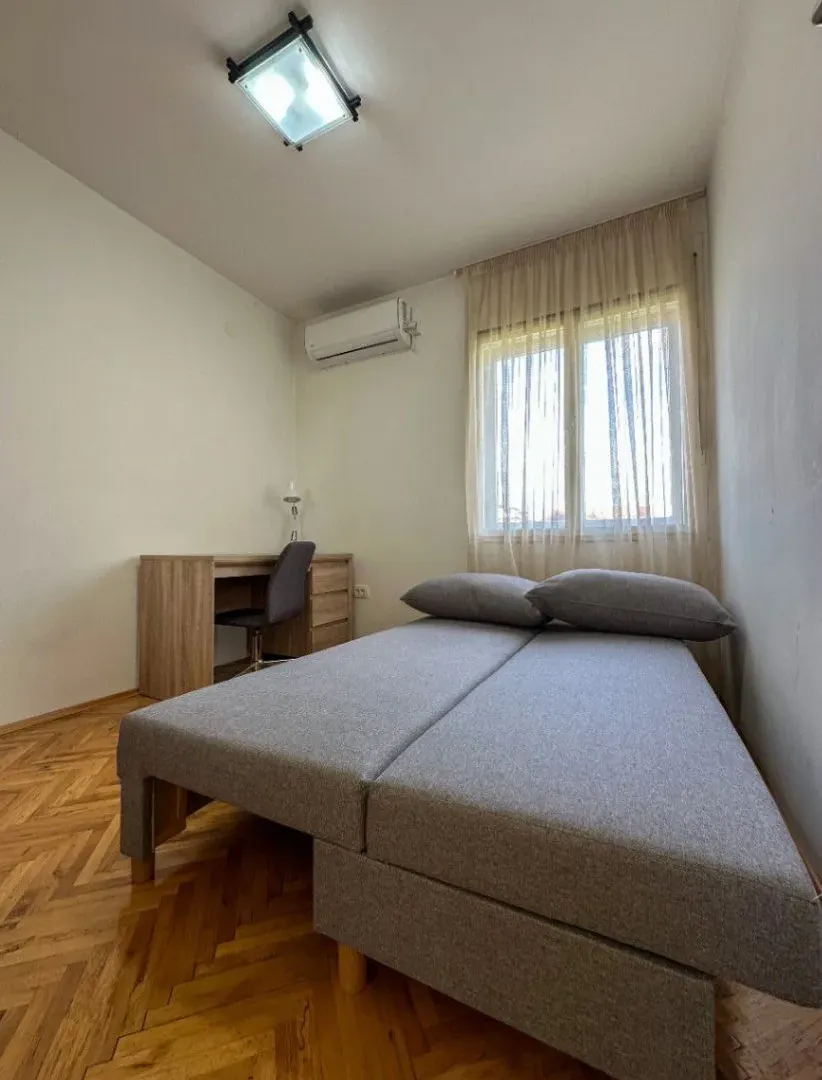 Izdavanje, dvosoban stan, 106m², Stari Aerodrom, Podgorica