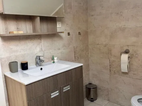Izdavanje, dvosoban stan, 85m², Seljanovo, Tivat - image 8