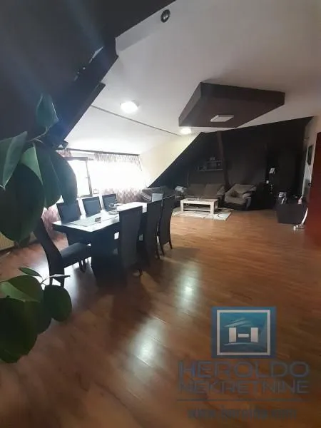Prodaja, kuća, 325m², Solaris, Jagodina
