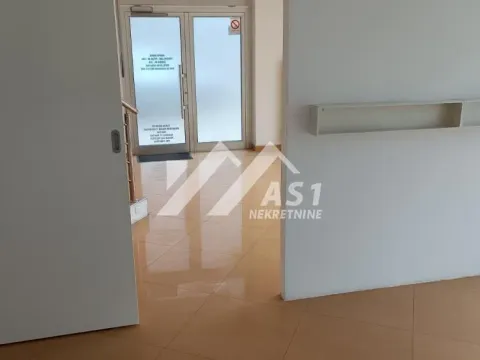 Izdavanje, poslovni prostor, 69m², Grbavica, Novi Sad Sve Podlokacije - image 7