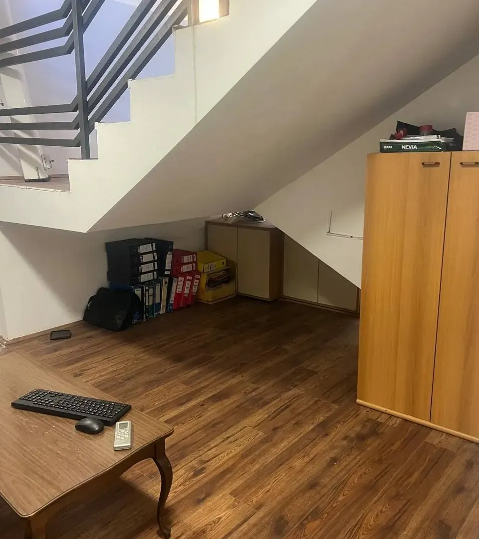 Izdavanje, poslovni prostor, 351m², Blok 5, Podgorica