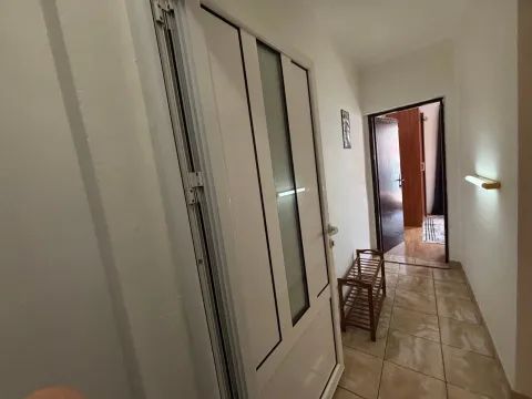 Izdavanje, jednosoban stan, 25m², Centar, Budva - image 4