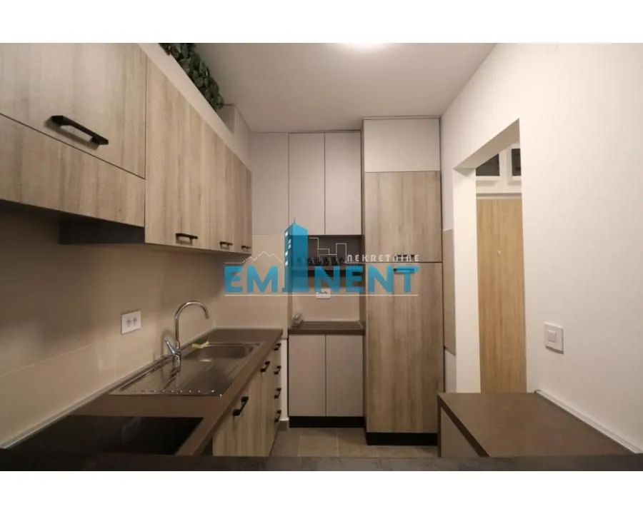 Izdavanje, stan, 40m², Zemun Gornji Grad, Zemun Sve Podlokacije