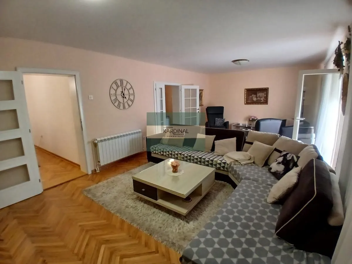 Prodaja, kuća, 379m², Trnava, Jagodina