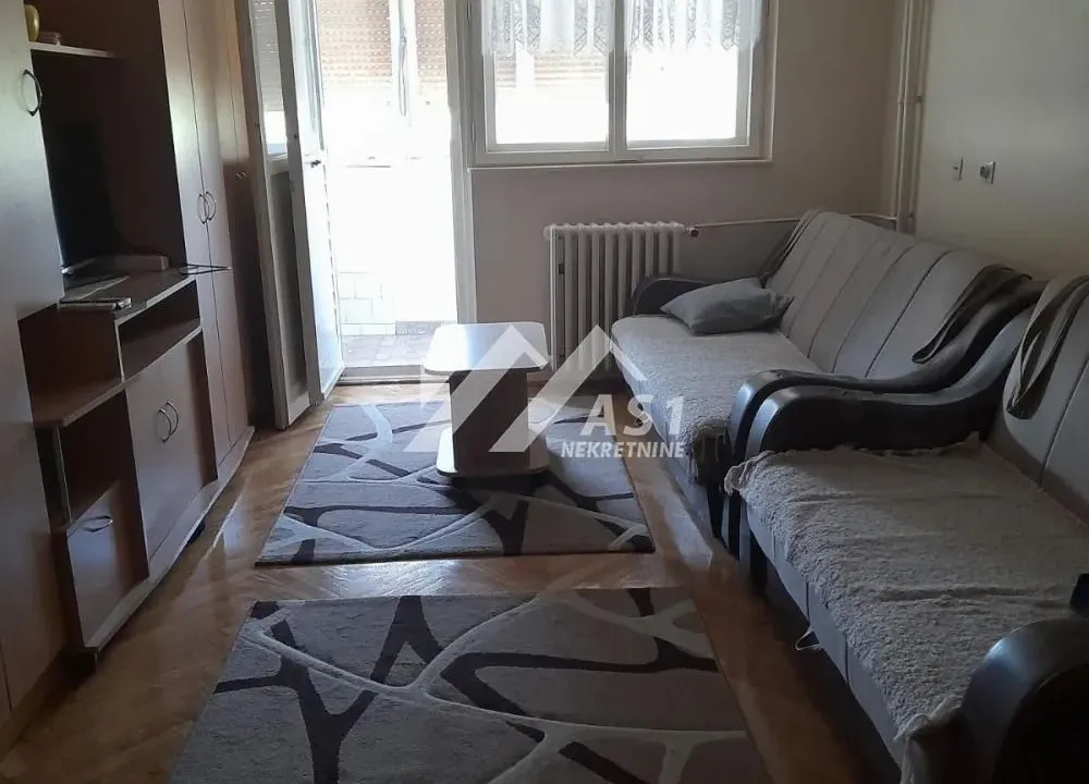 Izdavanje, jednosoban stan, 29m², Bulevar Oslobodjenja, Novi Sad Sve Podlokacije