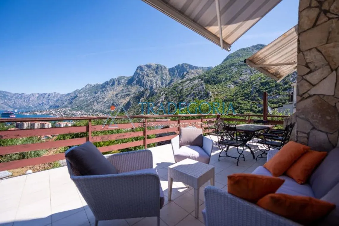 Prodaja, kuća, 400m², Kotor, Crna Gora