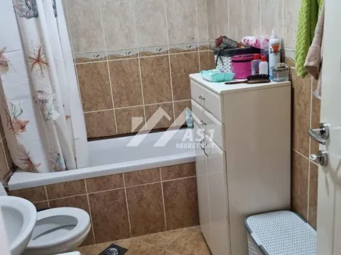 Izdavanje, dvosoban stan, 50m², Bulevar Oslobodjenja, Novi Sad Sve Podlokacije - image 9