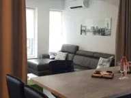 Izdavanje, trosoban stan, 110m², Seljanovo, Tivat - image 10