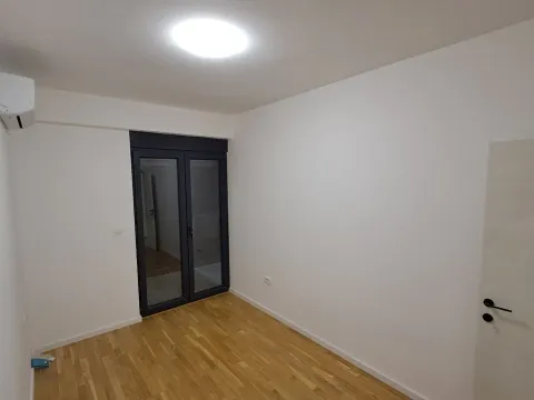 Rent, two bedroom apartment, 66m², Stari Aerodrom, Podgorica - image 8