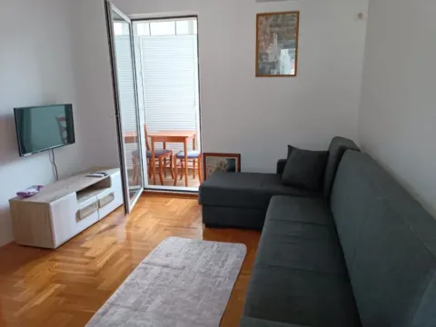 Rent, one bedroom apartment, 40m², Velji Vinogradi, Budva