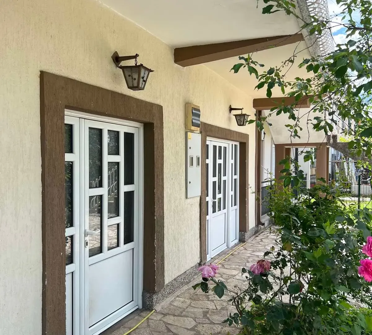Rent, house, 250m², Tološi, Podgorica