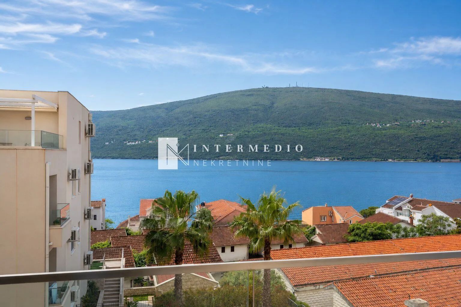 Prodaja, jednosoban stan, 49m², Baošići, Herceg Novi