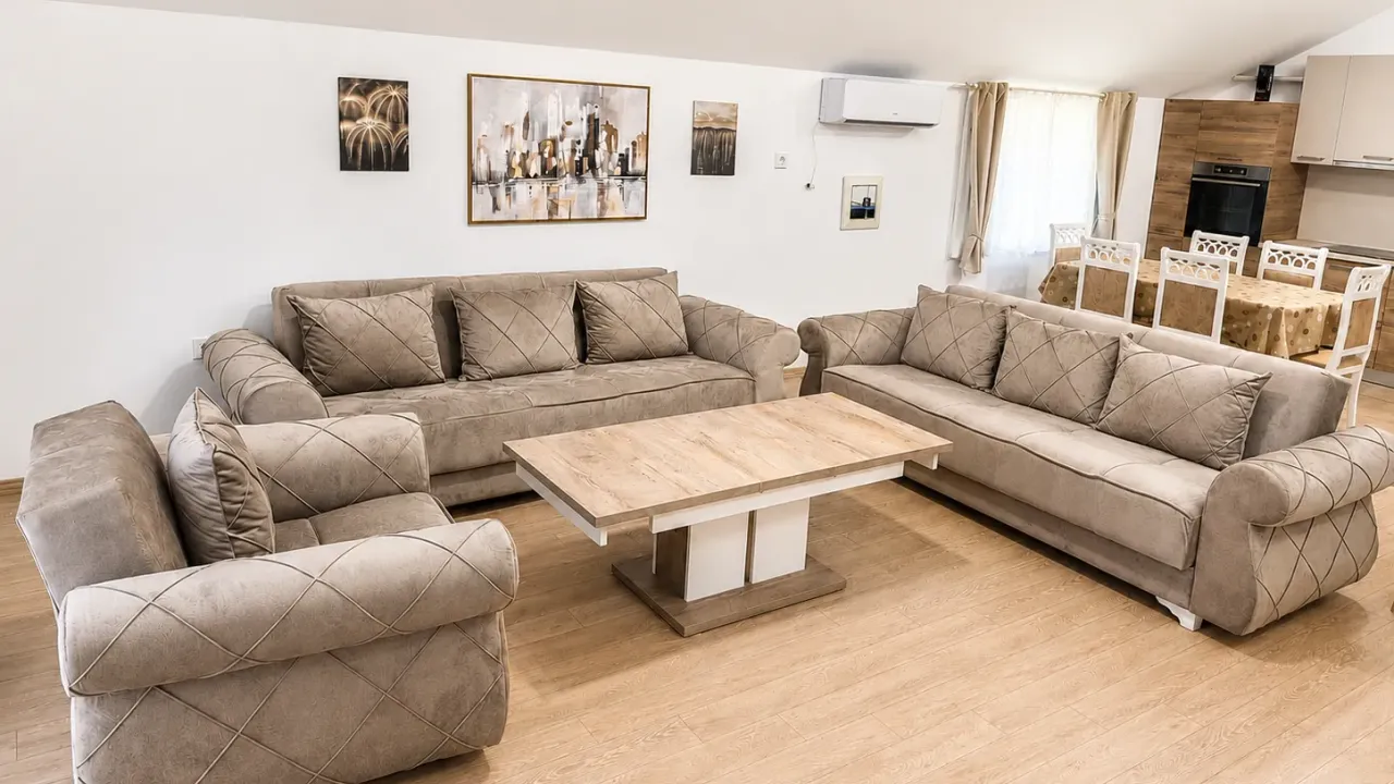 Izdavanje, trosoban stan, 120m², Momišići, Podgorica
