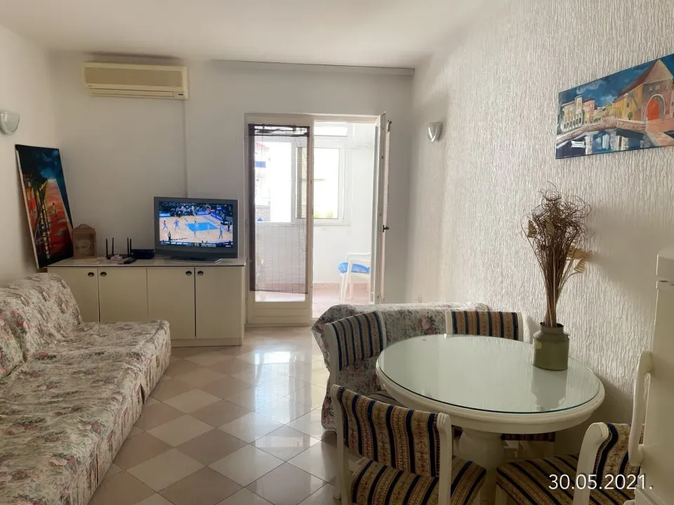 Rent, studio apartment, 29m², Bečići, Budva