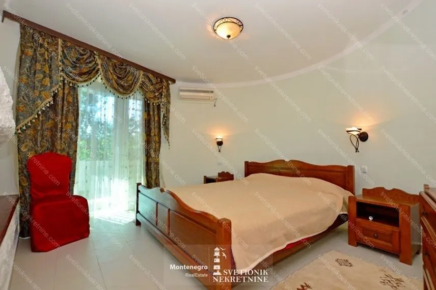 Prodaja, trosoban stan, 142m², Savina, Herceg Novi