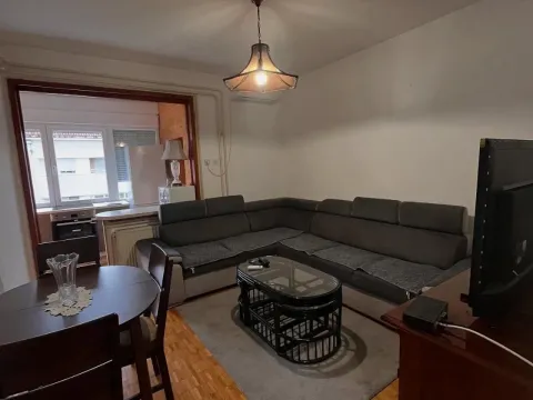 Rent, two bedroom apartment, 80m², Centar, Podgorica - image 1