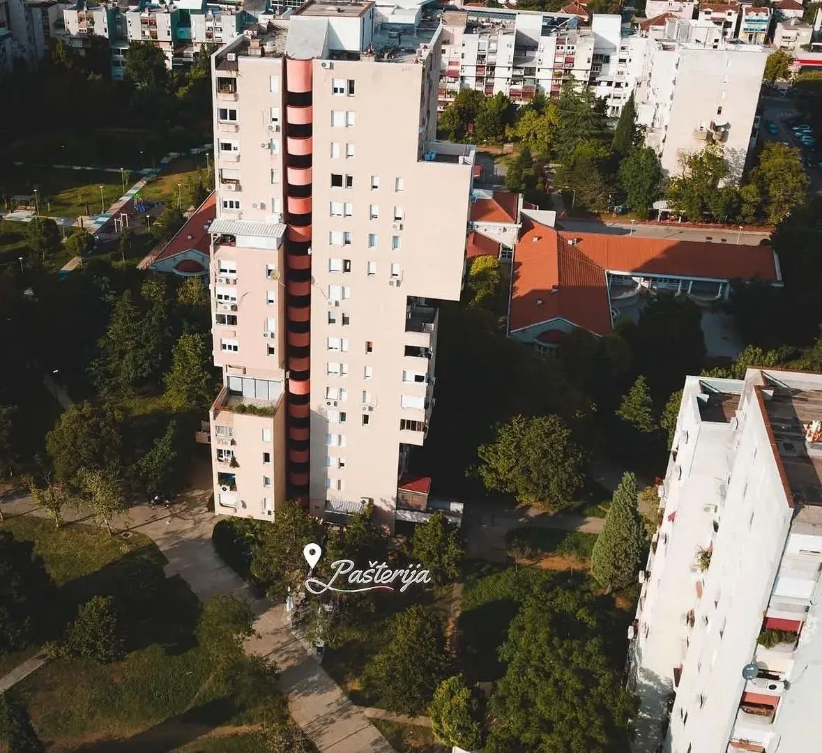 Prodaja, ugostiteljski objekat, 160m², Blok 5, Podgorica