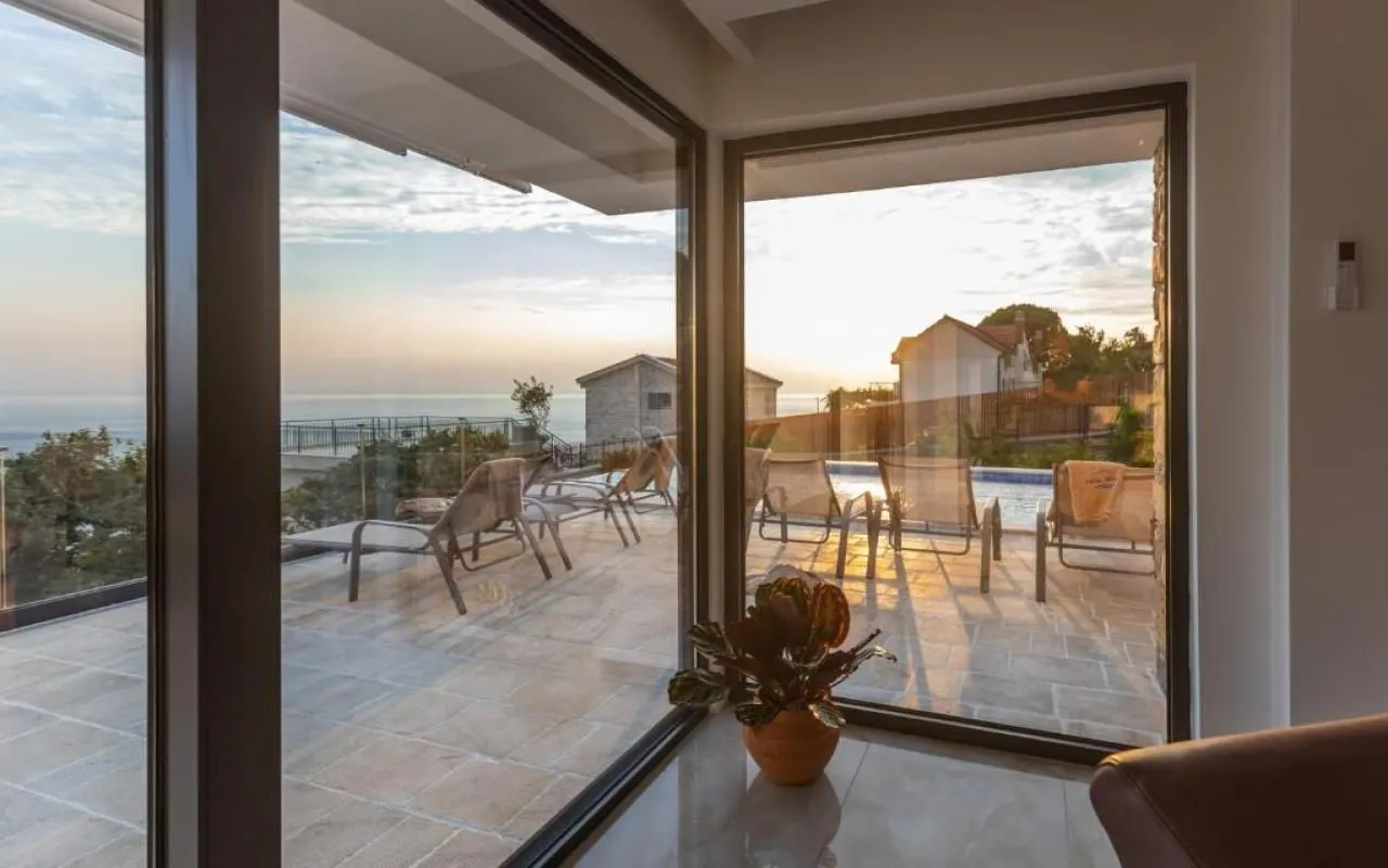 Prodaja, kuća, 350m², Reževići, Budva