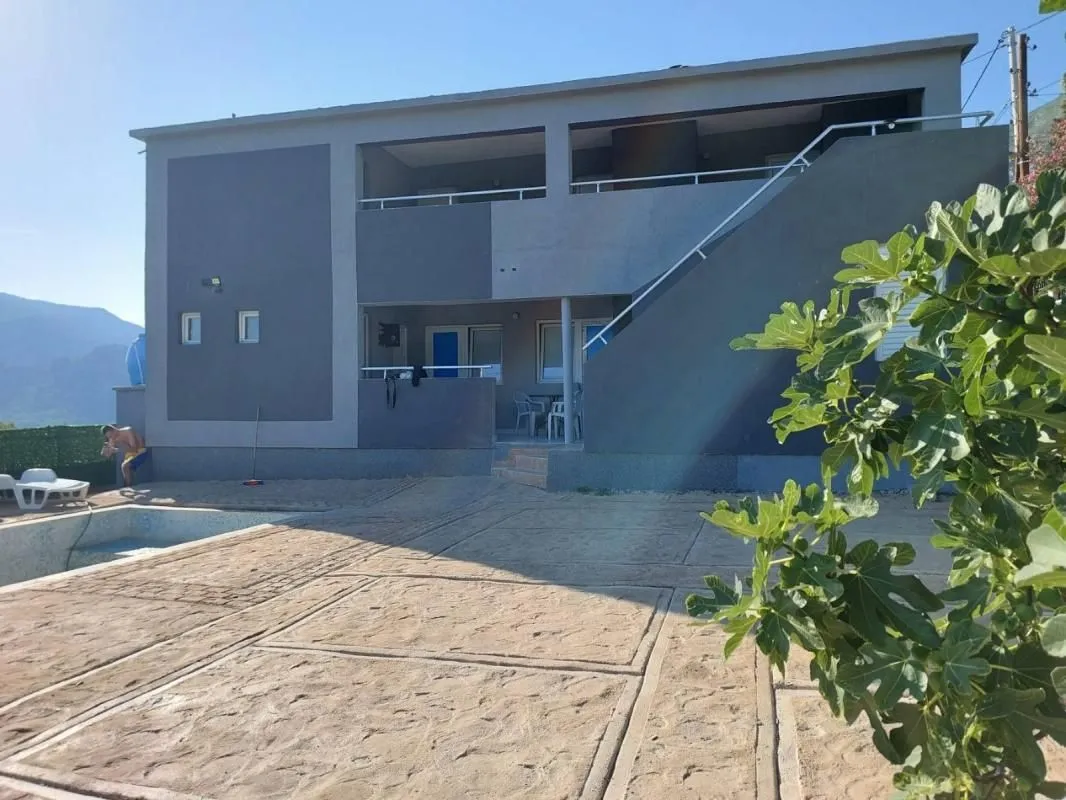 Prodaja, kuća, 220m², Sutomore, Bar
