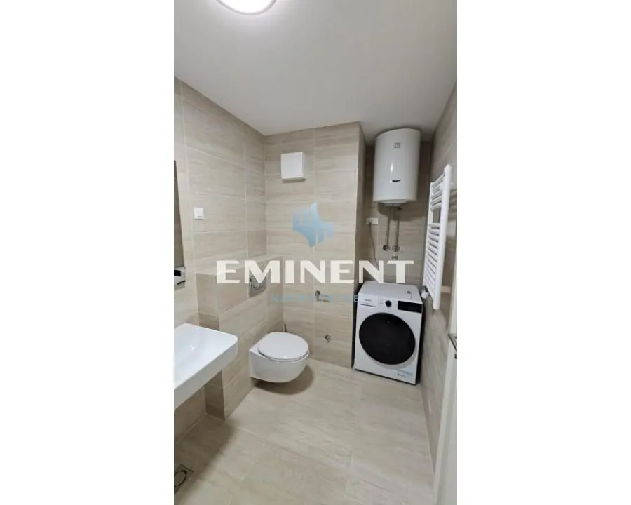 Izdavanje, četvorosoban stan, 107m², Novi Beograd Blok 65, Novi Beograd Sve Podlokacije