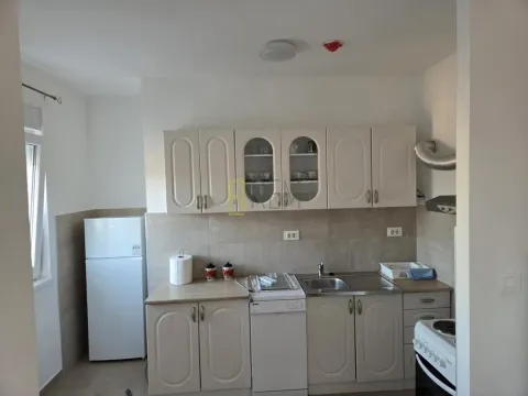 Izdavanje, jednosoban stan, 43m², City Kej, Podgorica - image 8