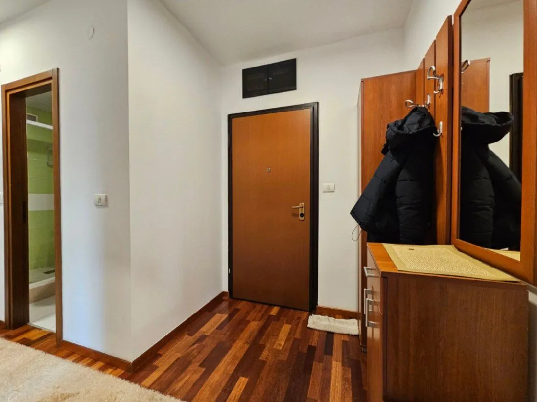 Izdavanje, dvosoban stan, 86m², City Kvart, Podgorica