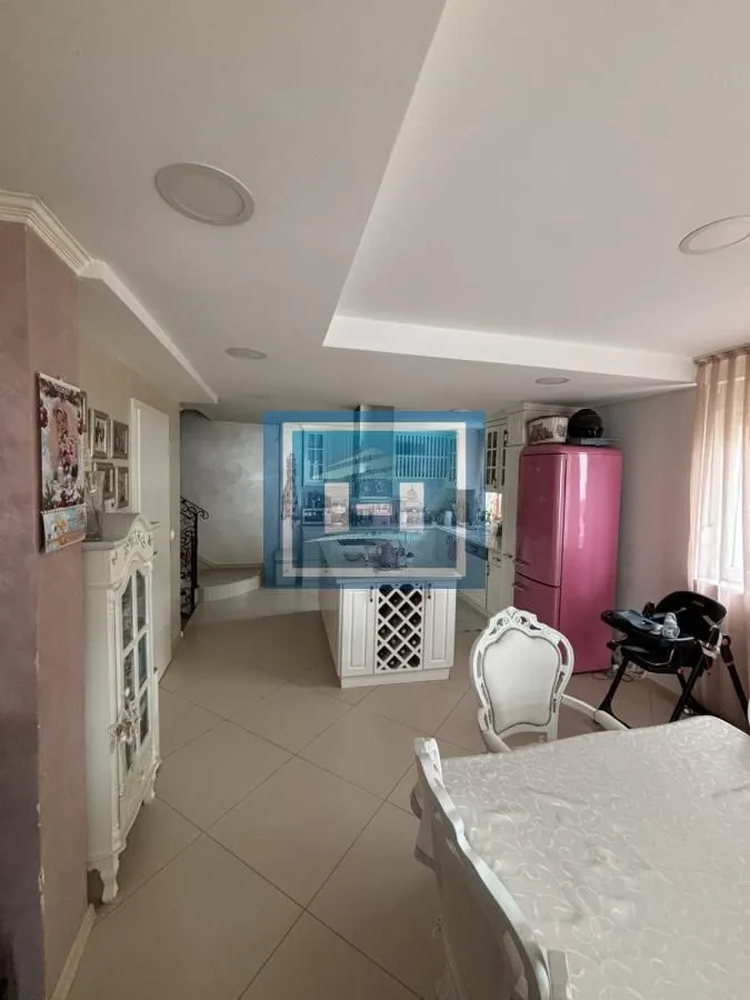 Prodaja, stan, 180m², Centar, Paraćin