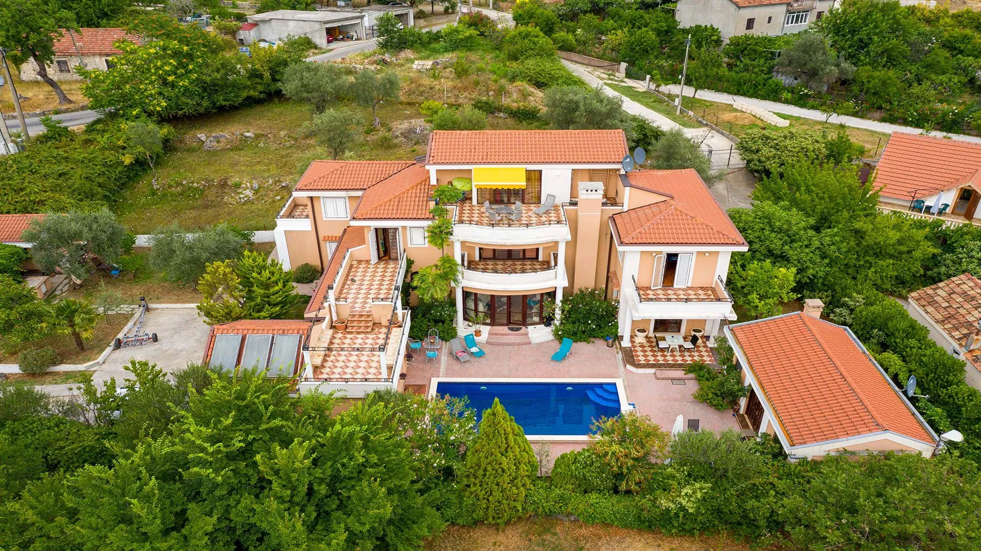 Sale, house, 375m², Kavač, Kotor