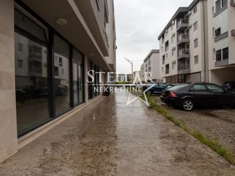Izdavanje, poslovni prostor, 186m², Blok 9, Podgorica - image 4