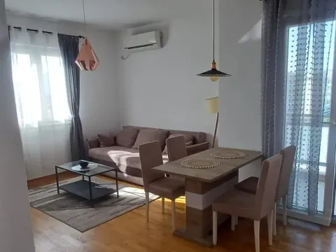 Rent, one bedroom apartment, 45m², City Kvart, Podgorica - image 1