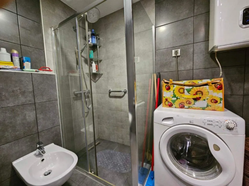 Prodaja, trosoban stan, 94m², Centar, Podgorica