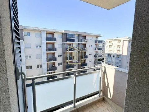 Rent, two bedroom apartment, 64m², City Kvart, Podgorica - image 5