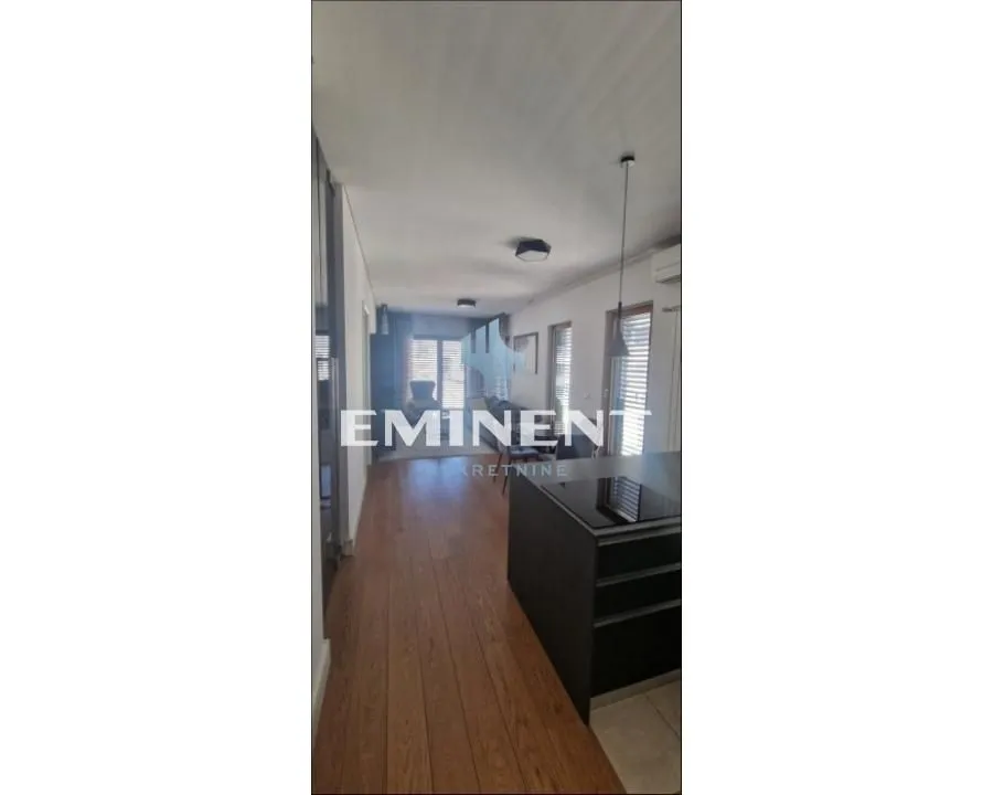 Izdavanje, dvosoban stan, 61m², Savski Venac, Beograd
