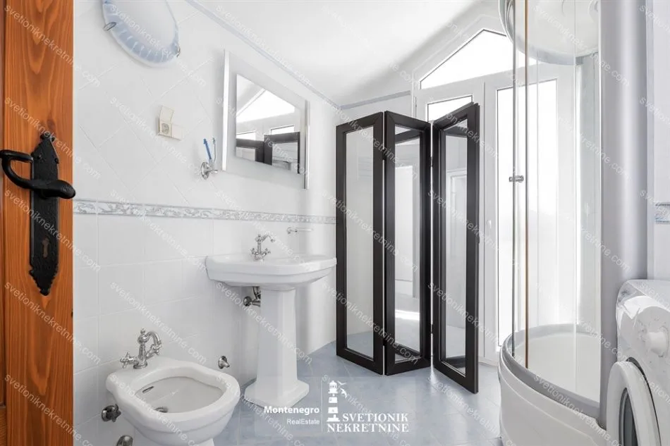 Prodaja, trosoban stan, 118m², Topla, Herceg Novi