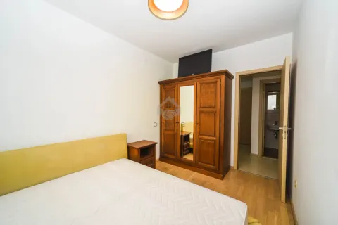Rent, two bedroom apartment, 75m², City Kvart, Podgorica - image 8