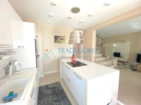 Prodaja, trosoban stan, 200m², Reževići, Budva - image 10