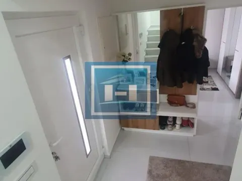 Sale, house, 315m², Centar, Šabac - image 29