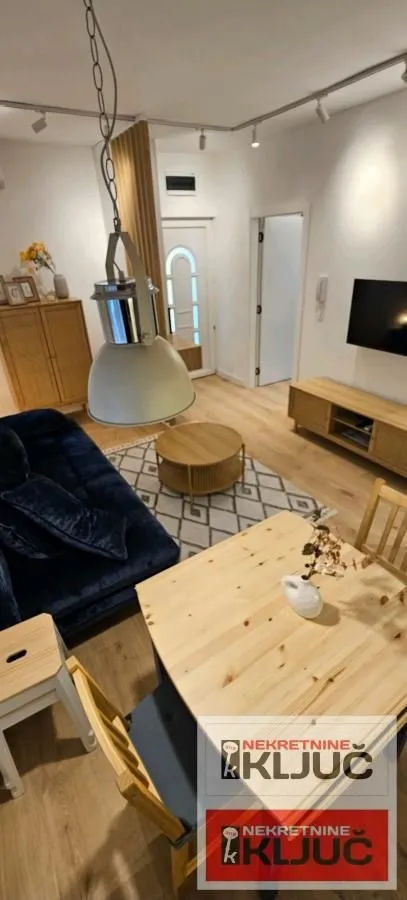 Izdavanje, jednosoban stan, 36m², Centar, Novi Sad