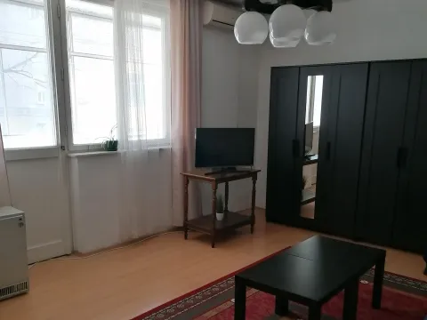 Rent, two bedroom apartment, 50m², Voždovac Sve Podlokacije, Beograd - image 2